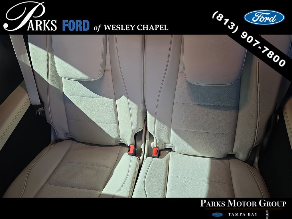 Used 2024 Mercedes-Benz GLS 450 4MATIC image 17