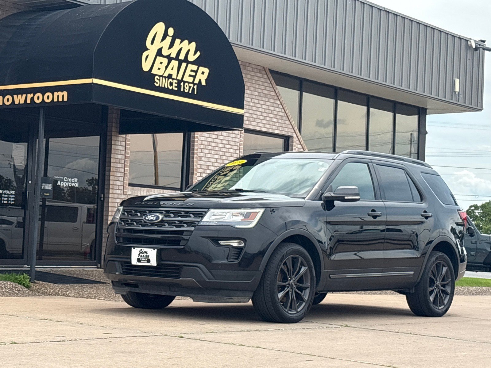 Certified 2019 Ford Explorer XLT w/ XLT Sport Appearance Package
