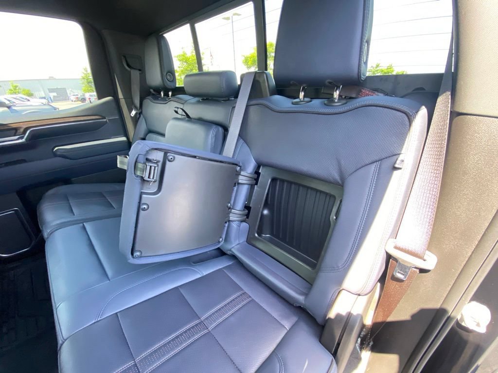 Used 2022 Chevrolet Silverado 1500 High Country w/ High Country Premium Package AWD/4WD image 27