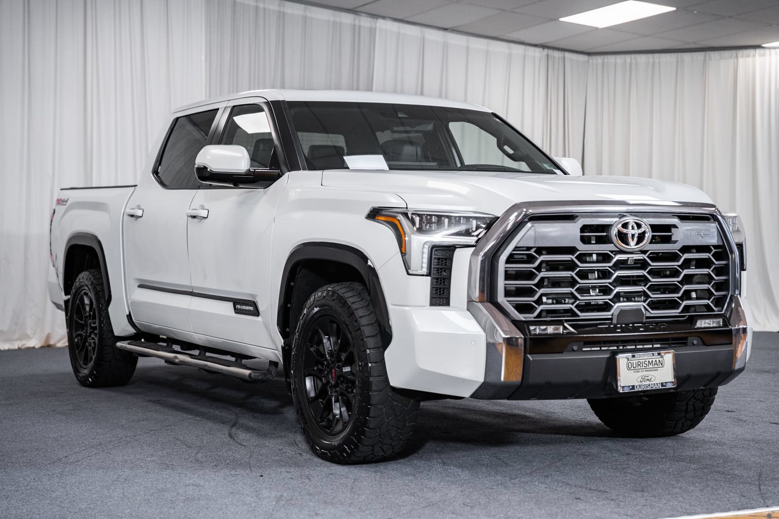 Used 2024 Toyota Tundra Platinum AWD/4WD image 1