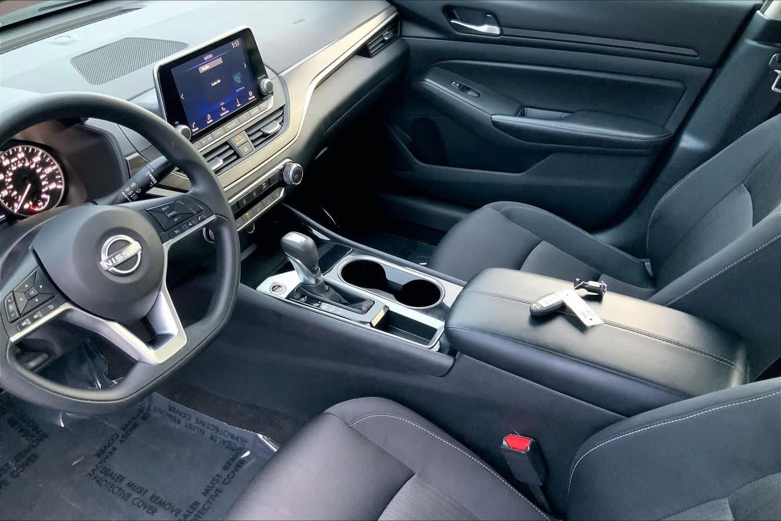Used 2024 Nissan Altima 2.5 SV FWD image 15