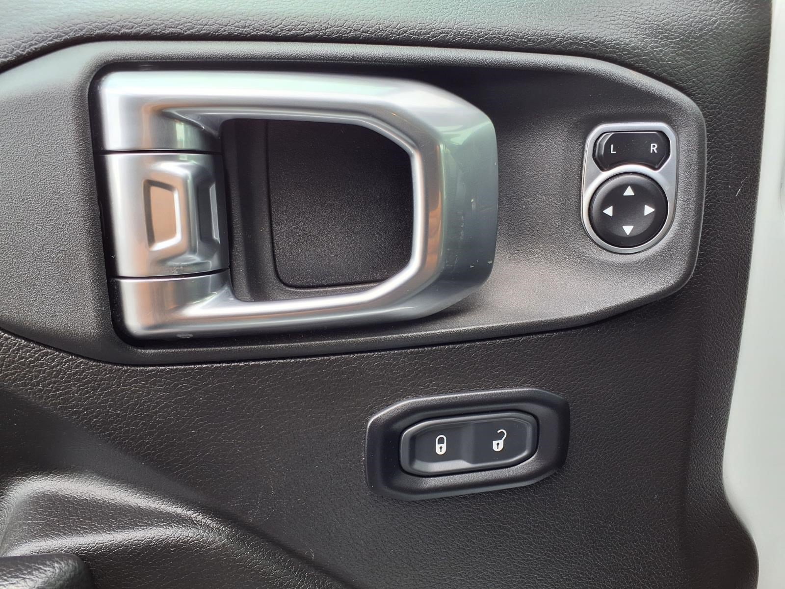 Used 2025 Jeep Gladiator Rubicon AWD/4WD image 16