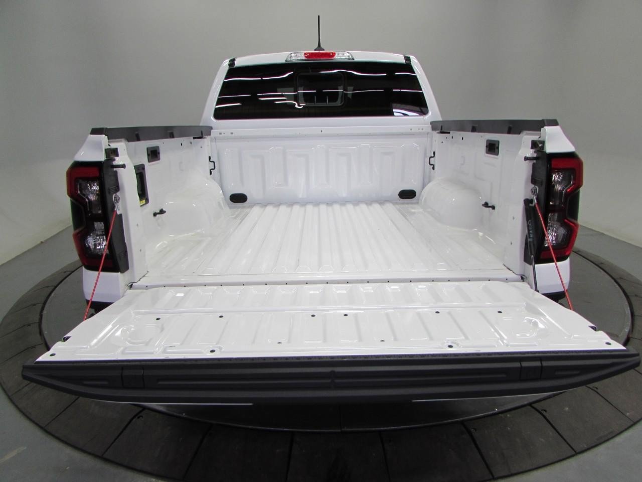 Certified 2024 Ford Ranger Lariat w/ FX4 Off-Road Package AWD/4WD image 11