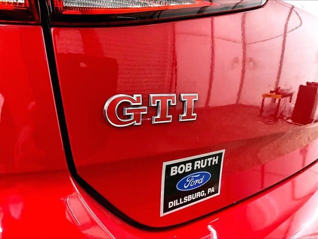 Used 2019 Volkswagen GTI SE FWD image 13