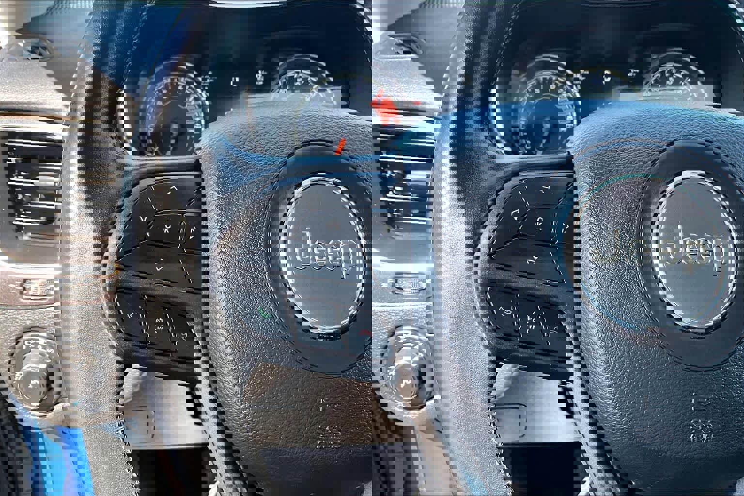 Used 2021 Jeep Cherokee Trailhawk w/ Technology Group image 23