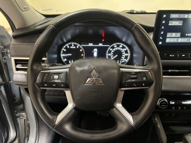 Used 2025 Mitsubishi Outlander AWD image 10