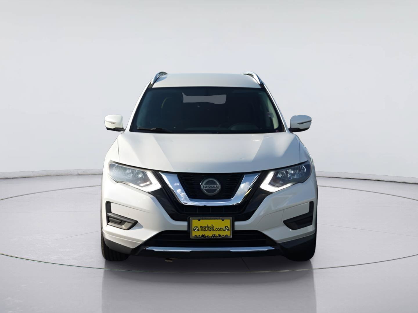 Used 2018 Nissan Rogue SV w/ Premium Package FWD image 3