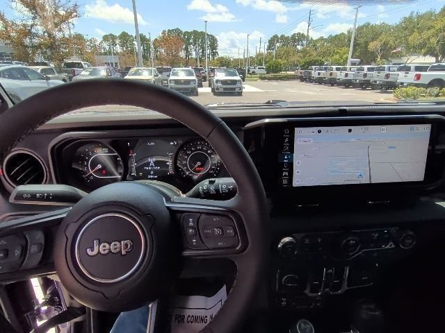 Used 2026 Jeep Wrangler Unlimited Rubicon AWD/4WD image 19