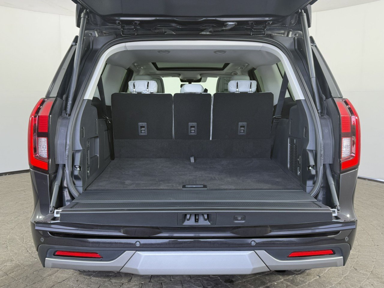 Certified 2026 Ford Expedition Max Platinum w/ Platinum Ultimate Package AWD/4WD image 7