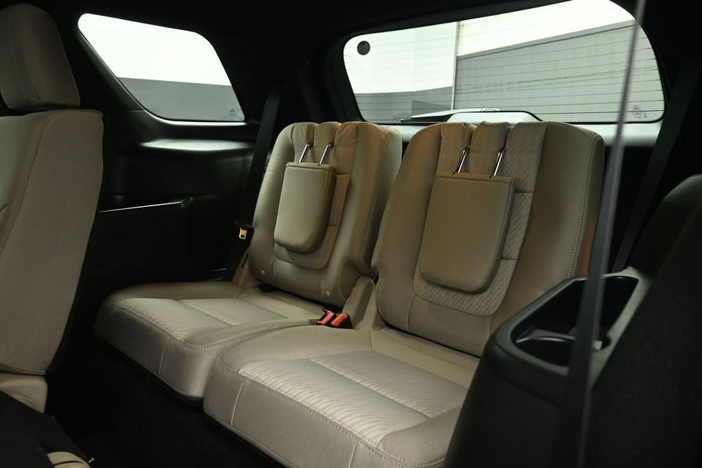 Certified 2018 Ford Explorer FWD image 17