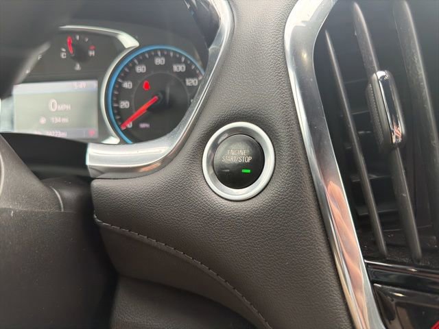 Used 2023 Chevrolet Traverse LT image 41