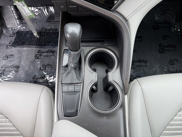 Used 2024 Toyota Camry SE image 18