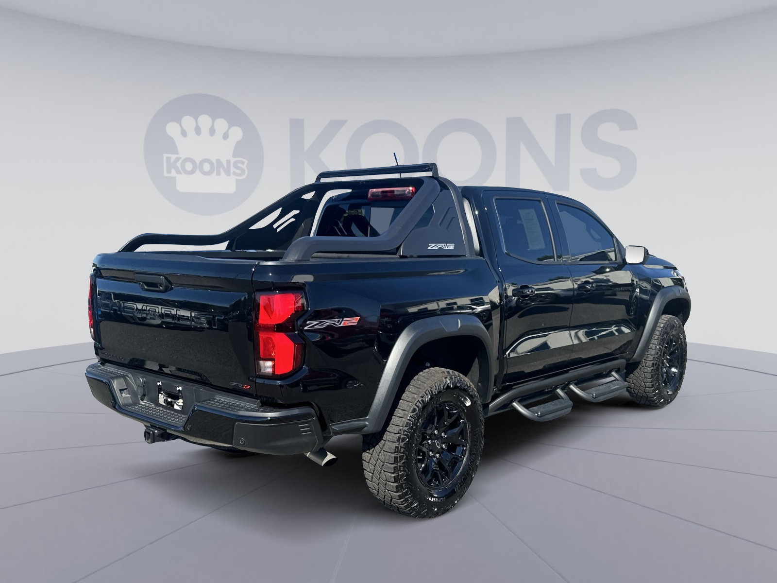 Used 2025 Chevrolet Colorado ZR2 w/ Midnight Edition AWD/4WD image 11