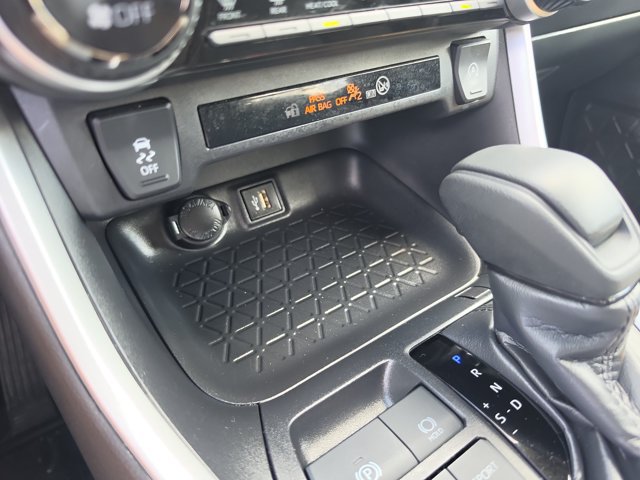 Used 2025 Toyota RAV4 XLE FWD image 30