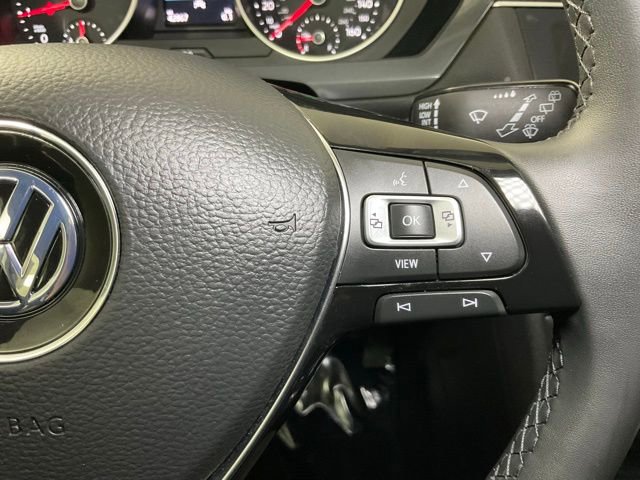 Used 2020 Volkswagen Tiguan SE w/ Panoramic Sunroof Package image 26
