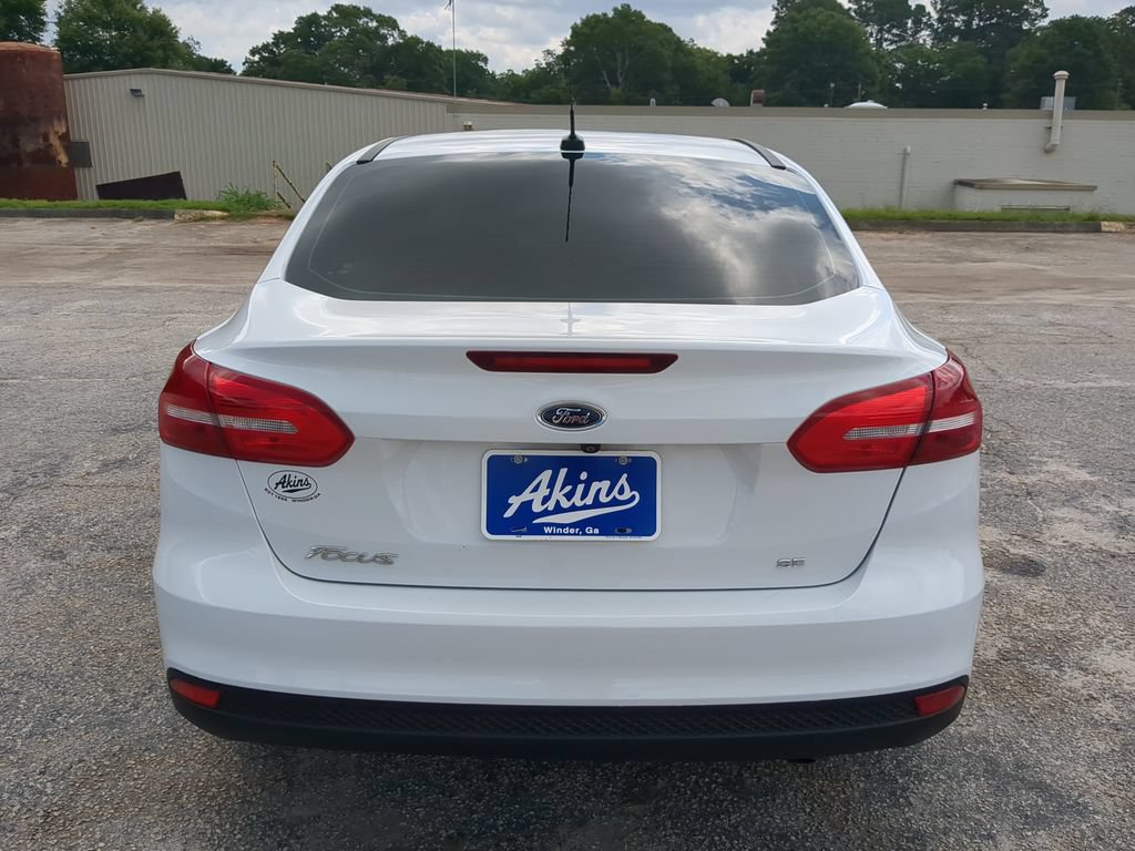 Certified 2018 Ford Focus SE FWD image 4