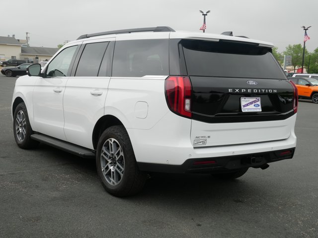 Certified 2025 Ford Expedition Active AWD/4WD image 6