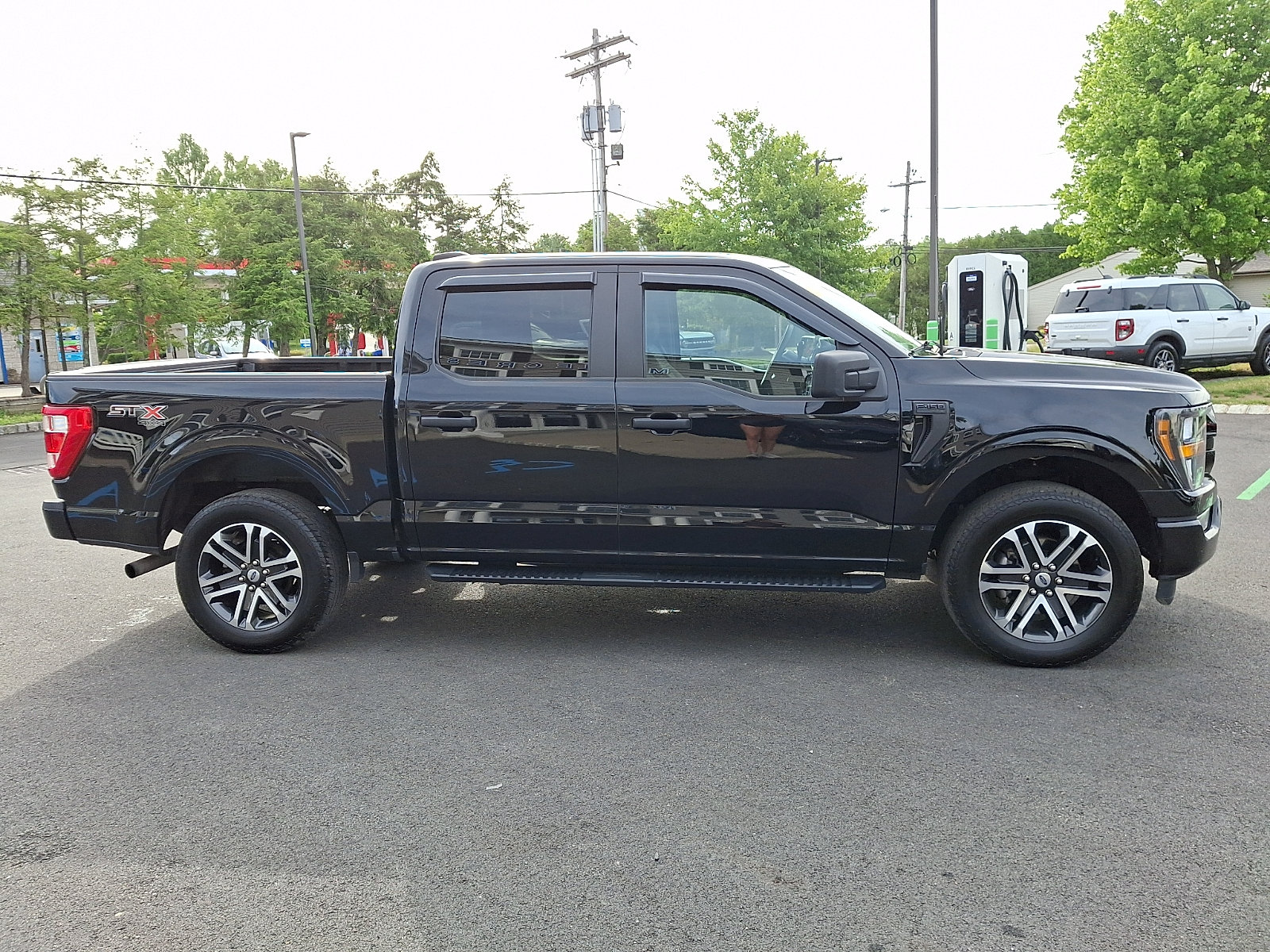Certified 2023 Ford F150 XL w/ STX Appearance Package AWD/4WD image 4