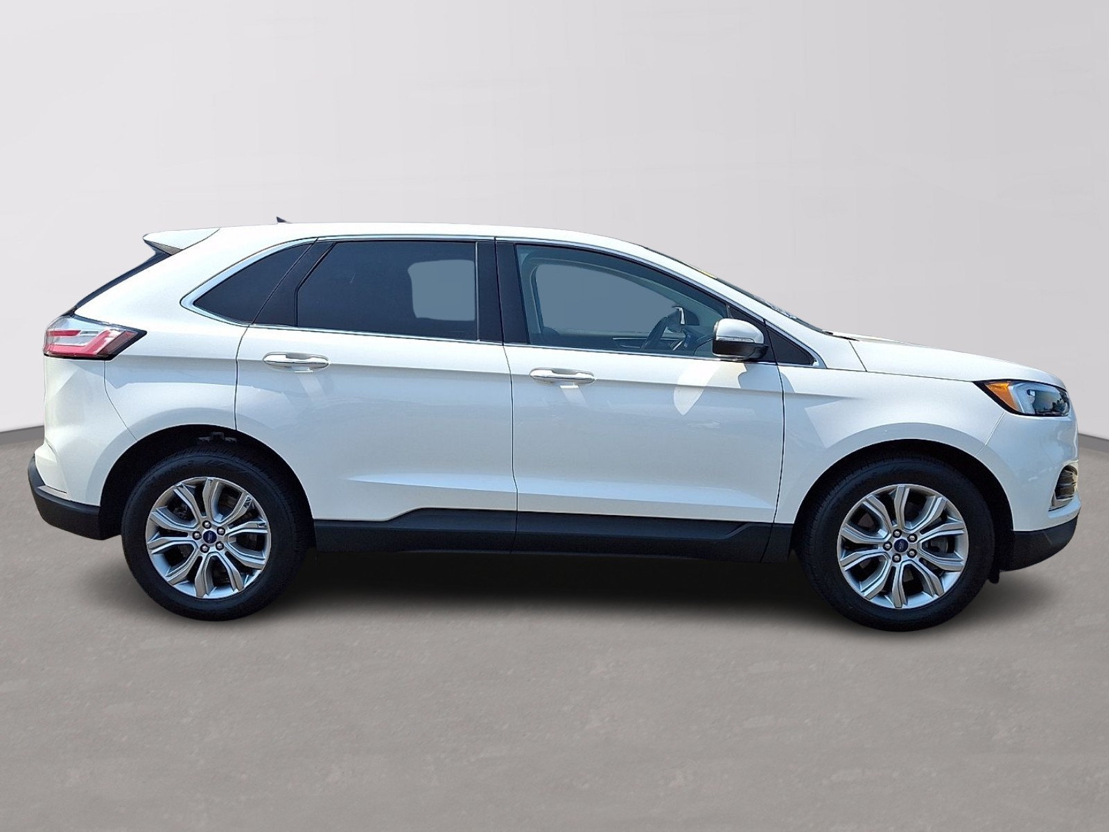 Certified 2022 Ford Edge Titanium AWD/4WD image 7