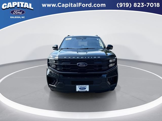 Certified 2025 Ford Expedition Active AWD/4WD image 3