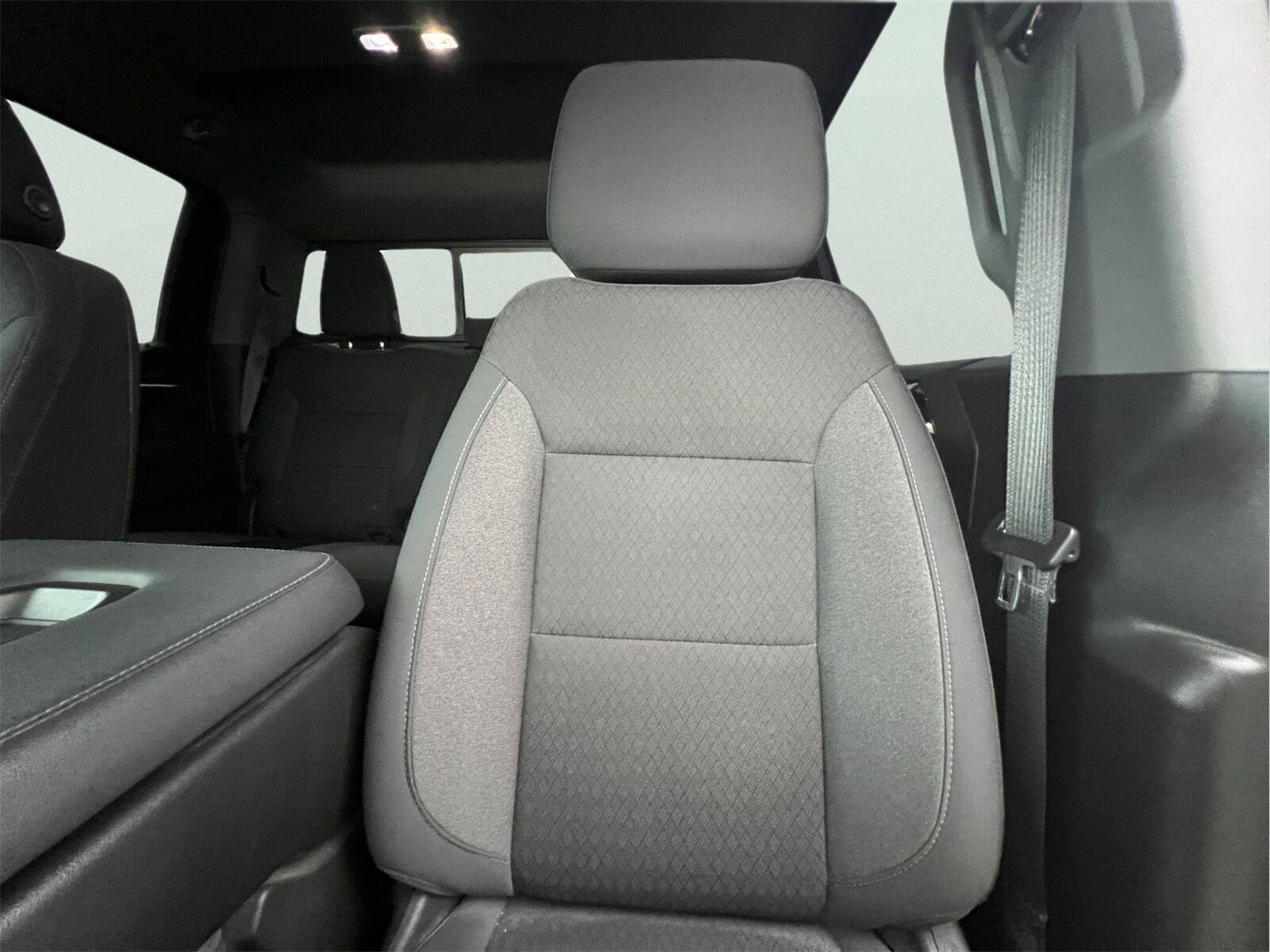 Used 2024 Chevrolet Silverado 1500 LT w/ Convenience Package II RWD image 32