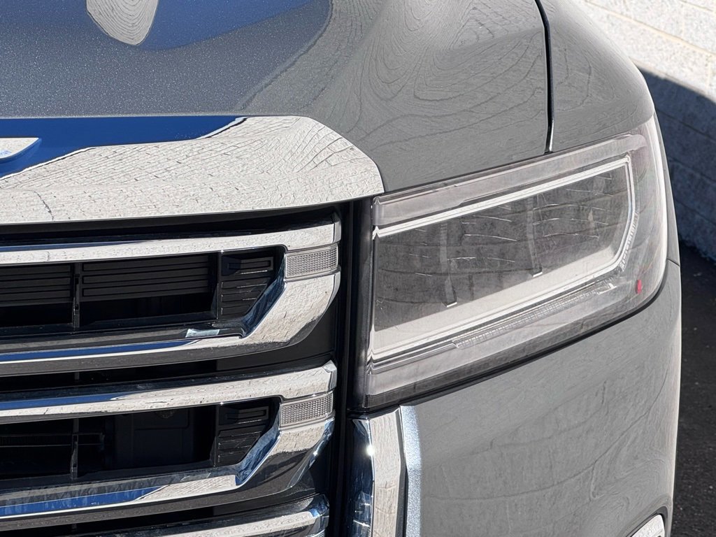 Used 2023 GMC Acadia SLE w/ Driver Convenience Package image 11