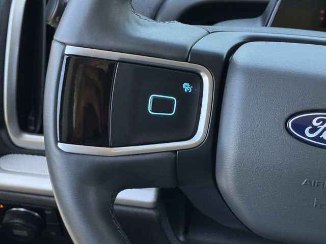 Certified 2025 Ford Expedition Active image 12