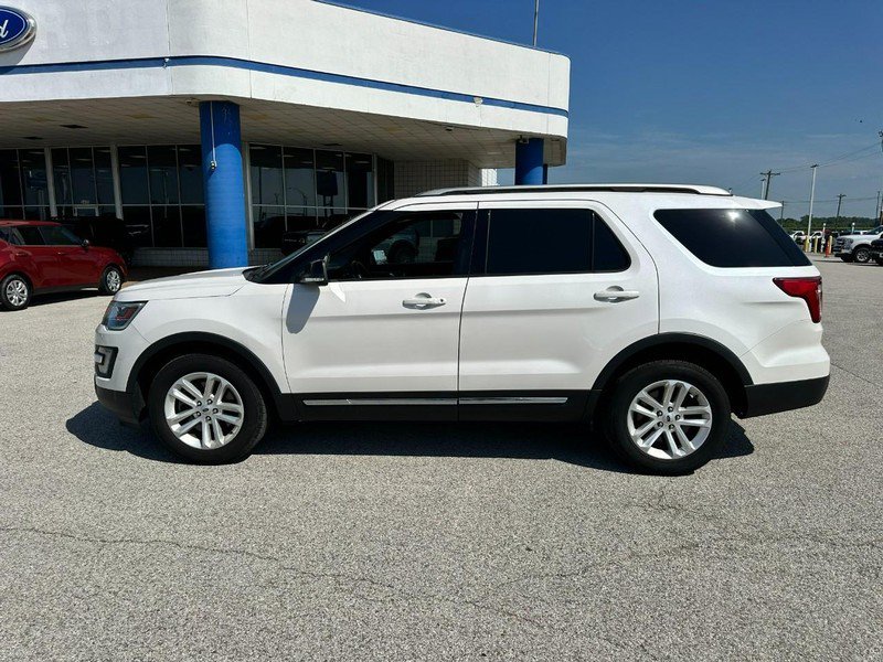 Certified 2017 Ford Explorer XLT FWD image 2
