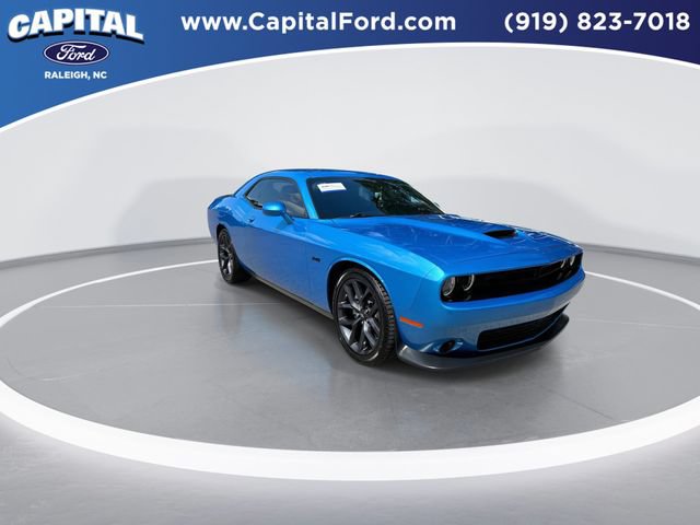 Used 2023 Dodge Challenger R/T w/ Blacktop Package RWD image 2