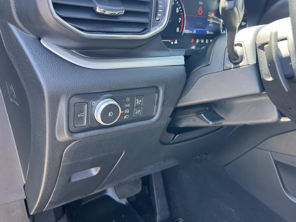 Certified 2020 Ford Explorer XLT w/ Equipment Group 202A AWD/4WD image 35