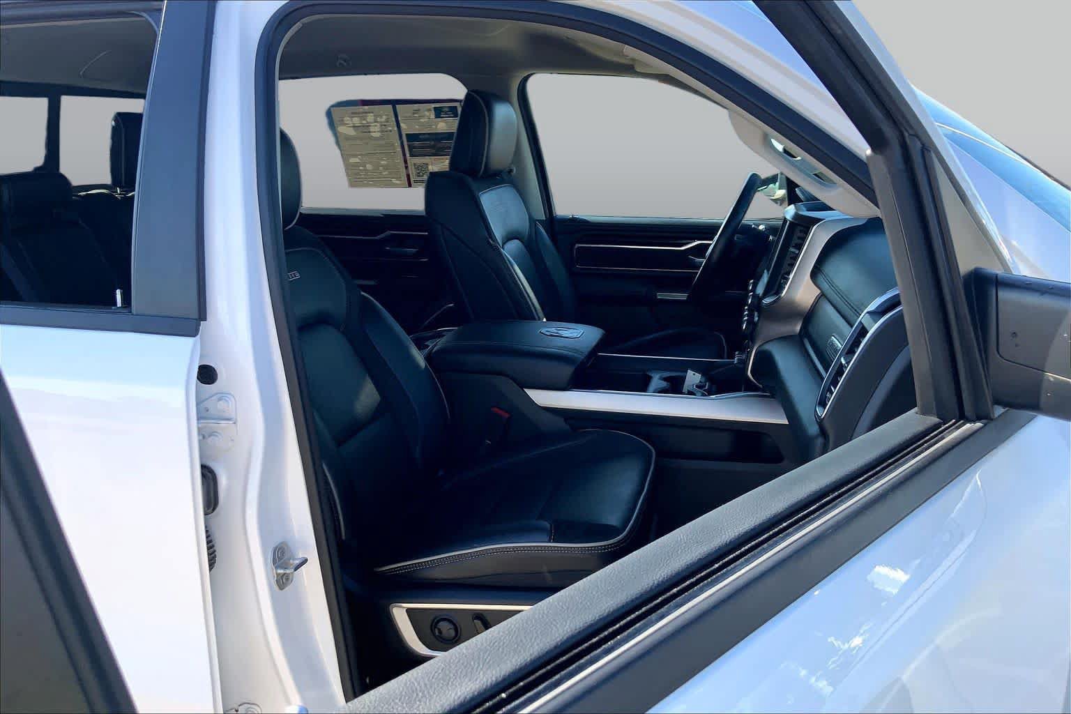 Used 2022 RAM 1500 Laramie AWD/4WD image 9