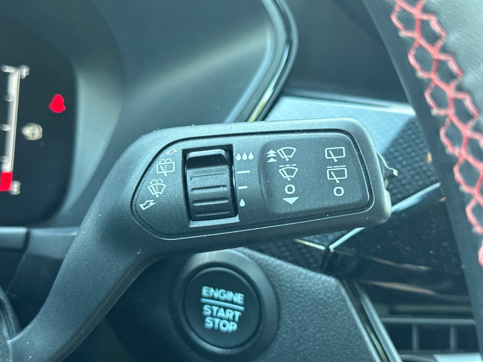 Certified 2025 Ford Escape ST-Line FWD image 27