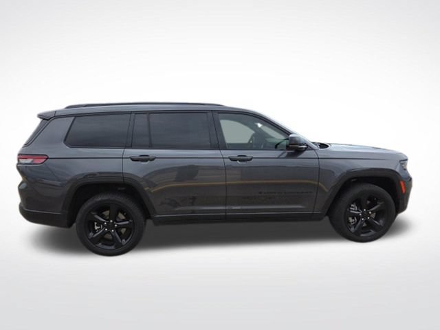 Used 2025 Jeep Grand Cherokee L Limited w/ Black Appearance Package RWD image 11