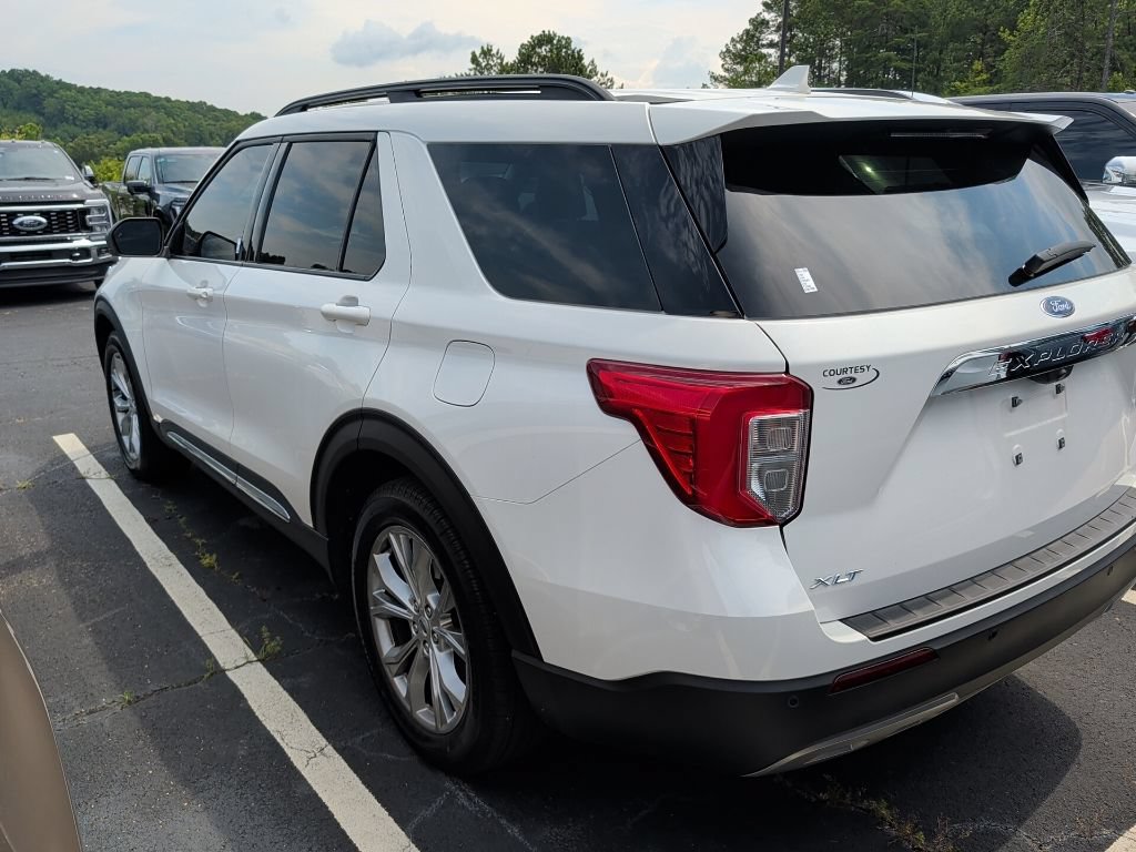 Certified 2024 Ford Explorer XLT w/ Equipment Group 202A RWD image 4