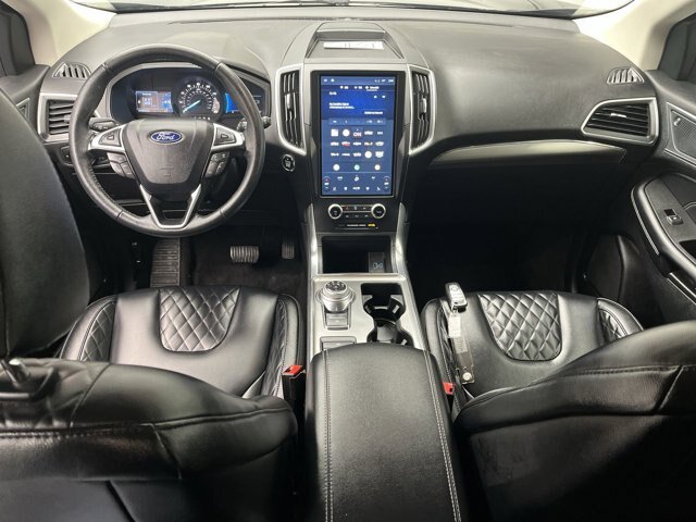 Certified 2024 Ford Edge Titanium AWD/4WD image 4