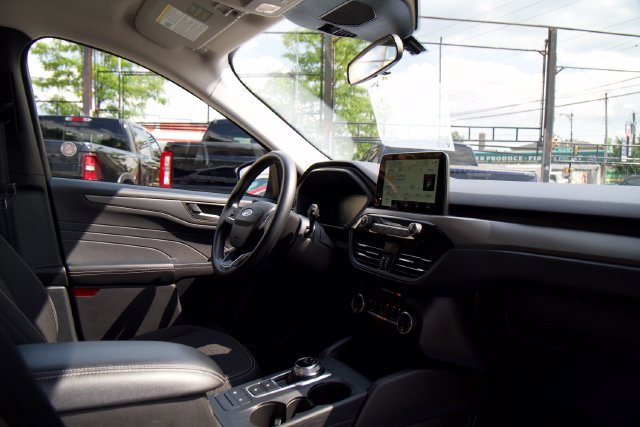 Certified 2025 Ford Escape Active FWD image 24