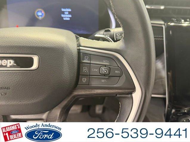 Used 2022 Jeep Grand Cherokee L Limited w/ Trailer Tow Group (B) AWD/4WD image 12