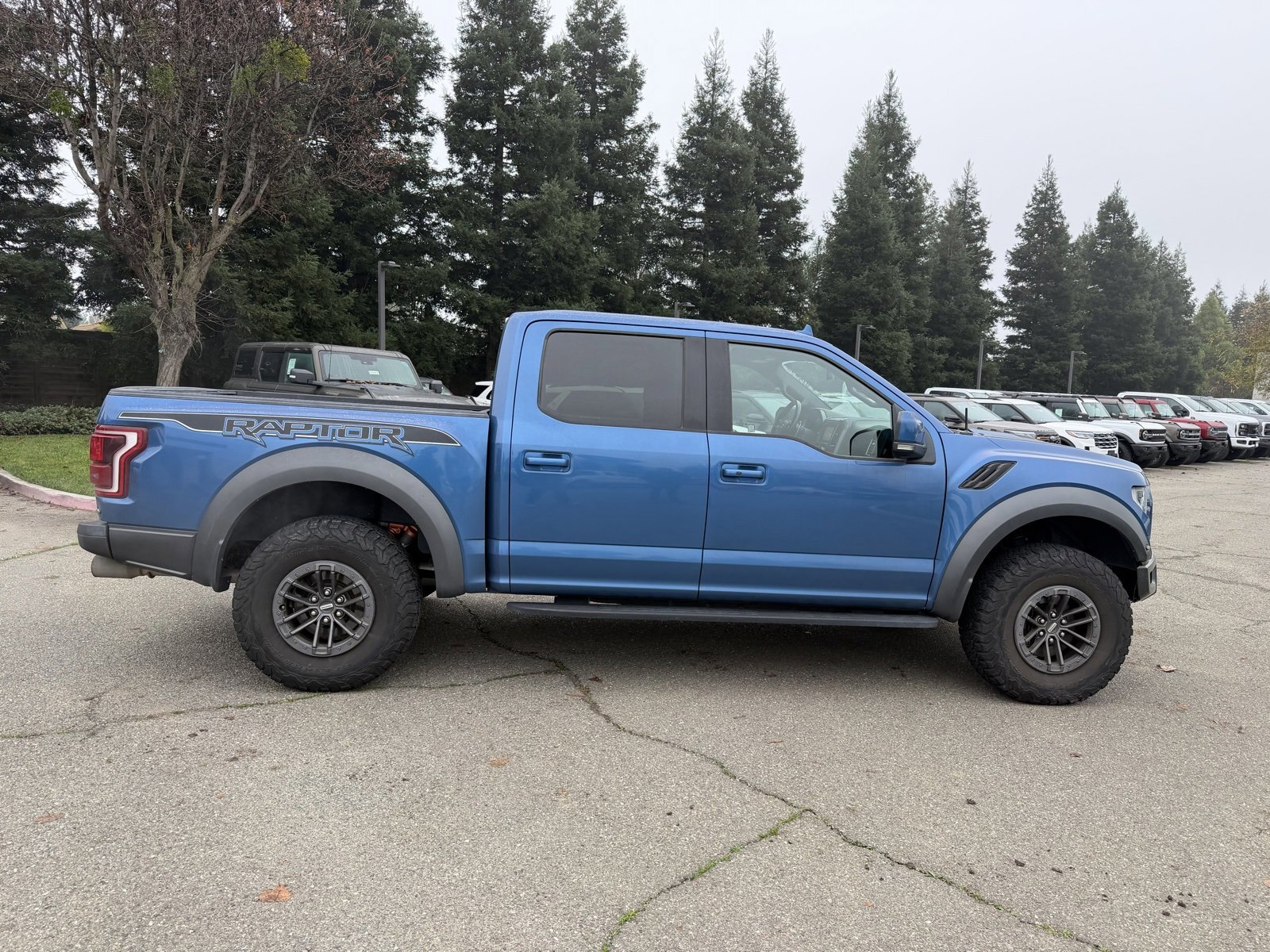 Certified 2020 Ford F150 Raptor w/ Equipment Group 802A Luxury image 6