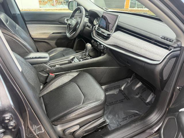 Used 2022 Jeep Compass Latitude image 11