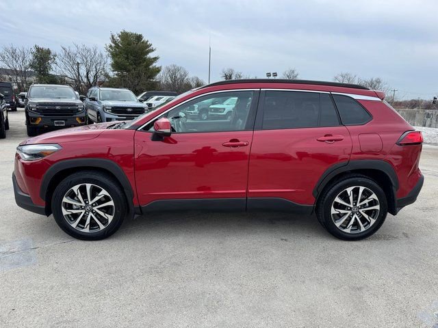 Used 2023 Toyota Corolla Cross XLE w/ Convenience Package image 2