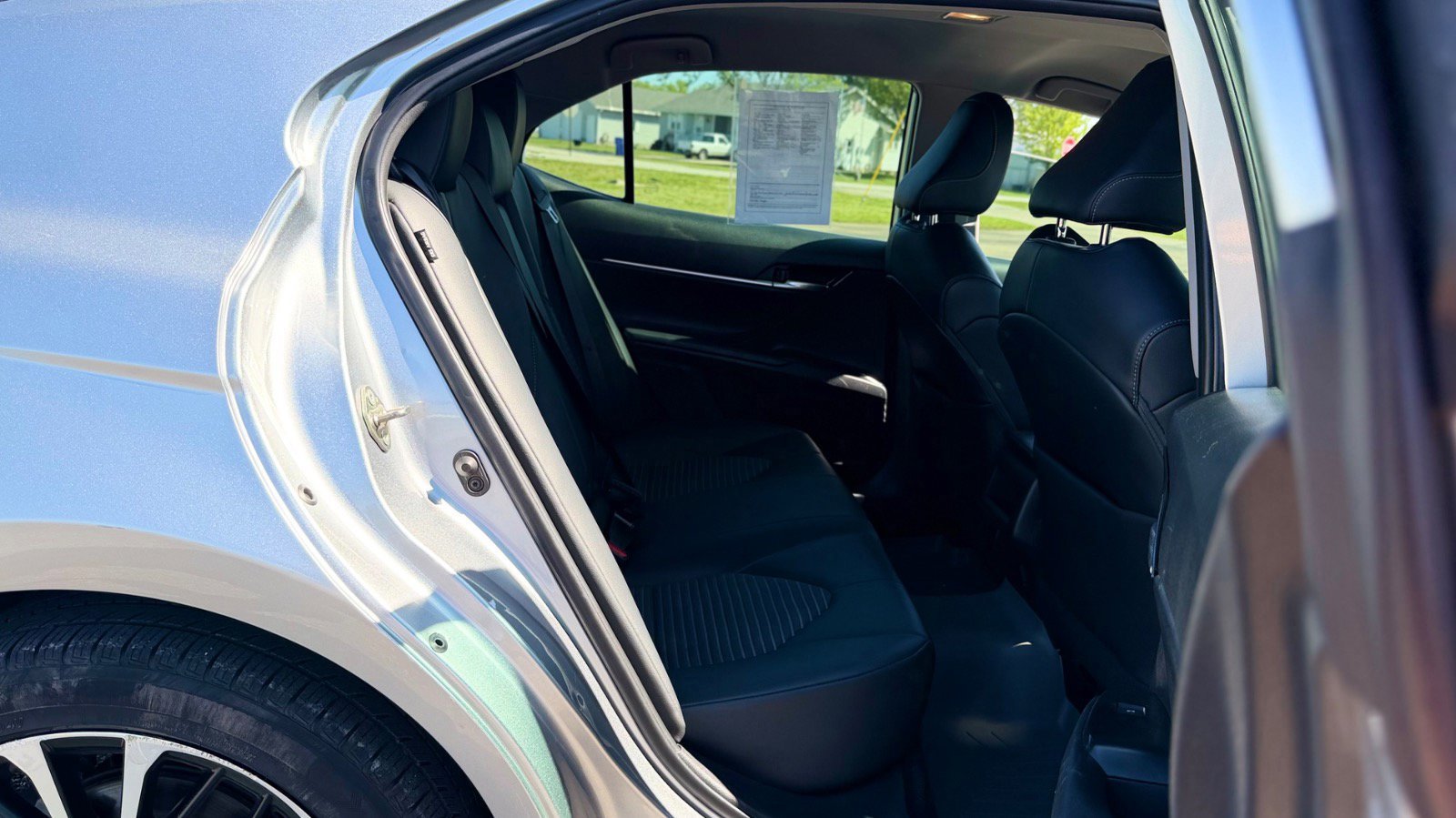 Used 2020 Toyota Camry SE FWD image 22