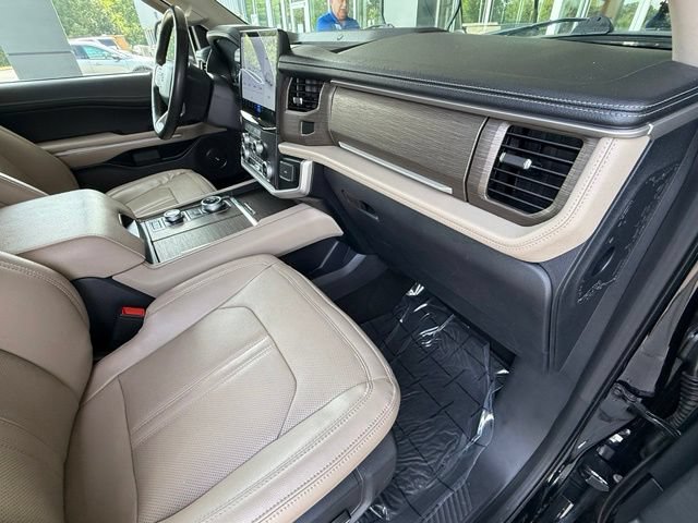 Certified 2024 Ford Expedition Limited AWD/4WD image 18