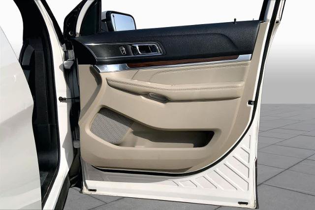 Certified 2019 Ford Explorer Limited w/ Ford Safe & Smart Package FWD image 23