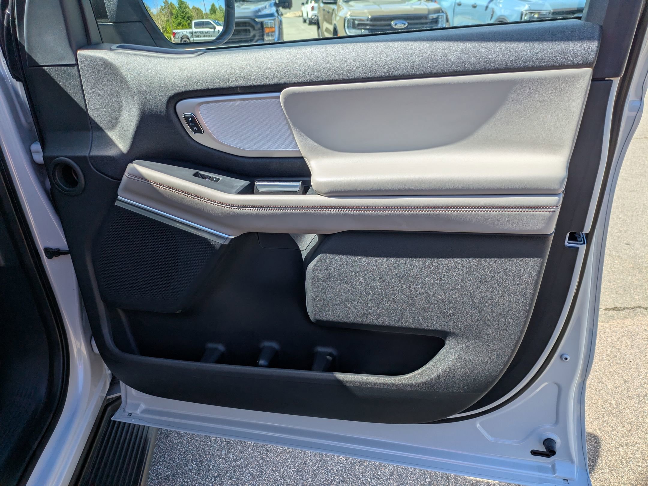 Certified 2025 Ford Expedition Active RWD image 39