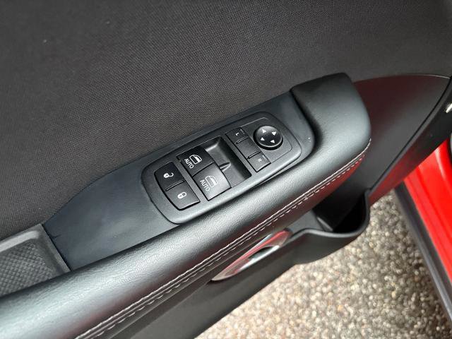 Used 2019 Dodge Challenger SXT w/ Driver Convenience Group image 11
