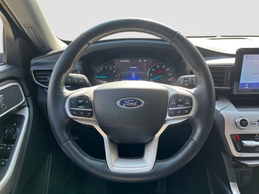Certified 2023 Ford Explorer XLT w/ Equipment Group 202A AWD/4WD image 17