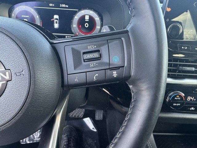 Used 2024 Nissan Pathfinder Platinum w/ Cargo Package image 17