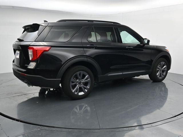 Certified 2024 Ford Explorer XLT w/ Equipment Group 202A AWD/4WD image 10