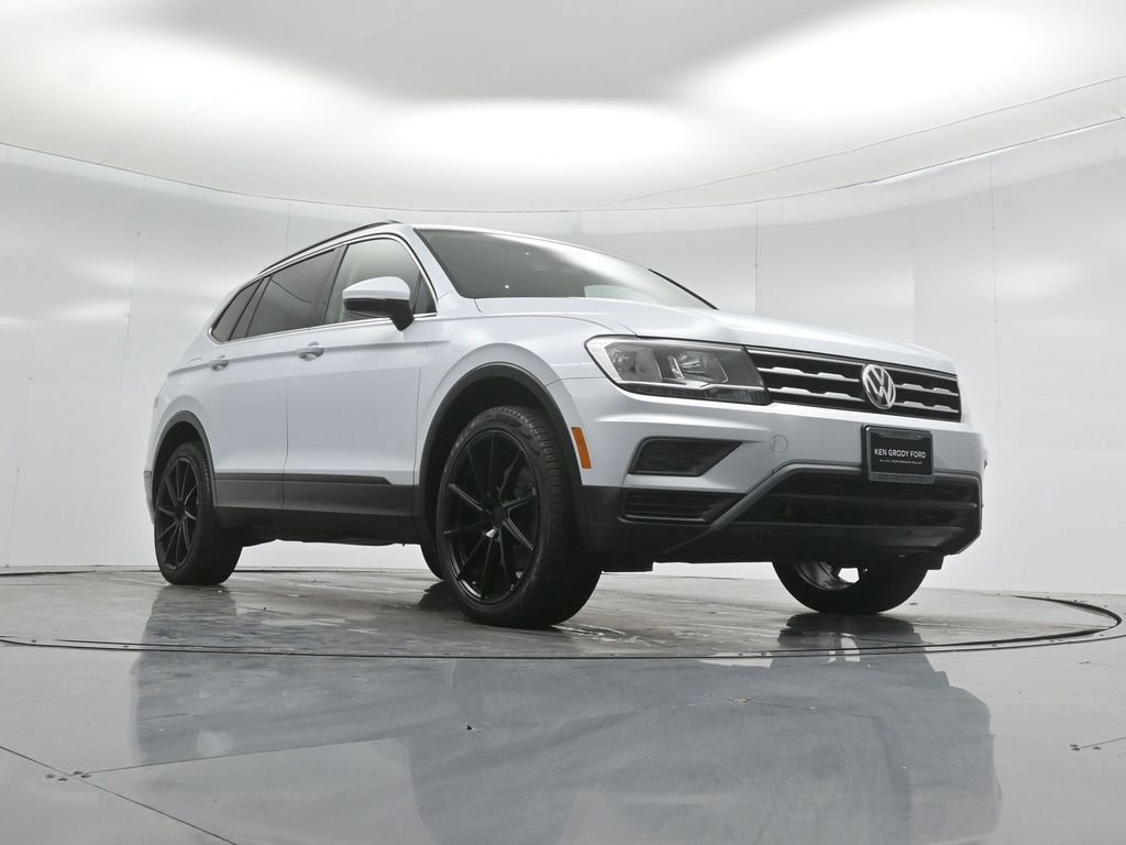 Used 2019 Volkswagen Tiguan SE w/ Panoramic Sunroof Package FWD image 46