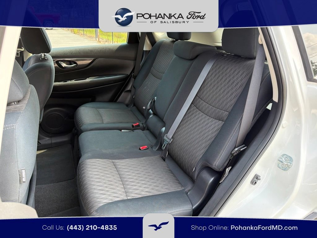 Used 2018 Nissan Rogue SV FWD image 18